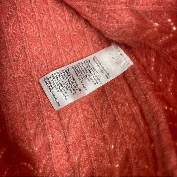 Chico's 0 V Neck Coral Sweater Size Small - Picture 2 of 7